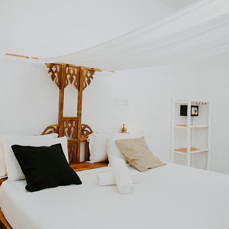Ocean Boho House Bed & Breakfast จัมเบียนี ภายนอก รูปภาพ