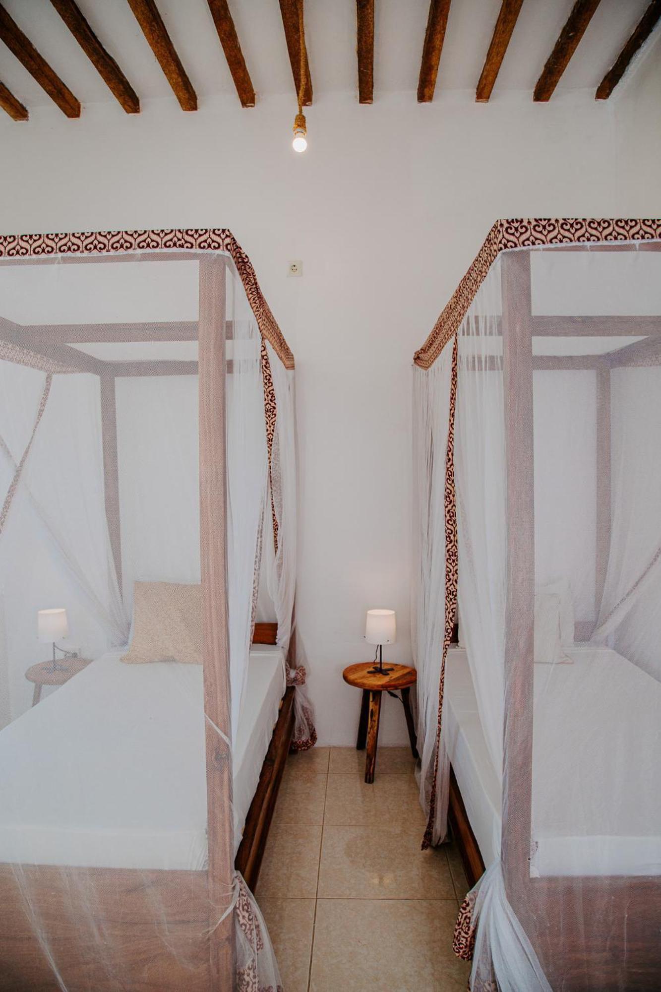 Ocean Boho House Bed & Breakfast จัมเบียนี ภายนอก รูปภาพ