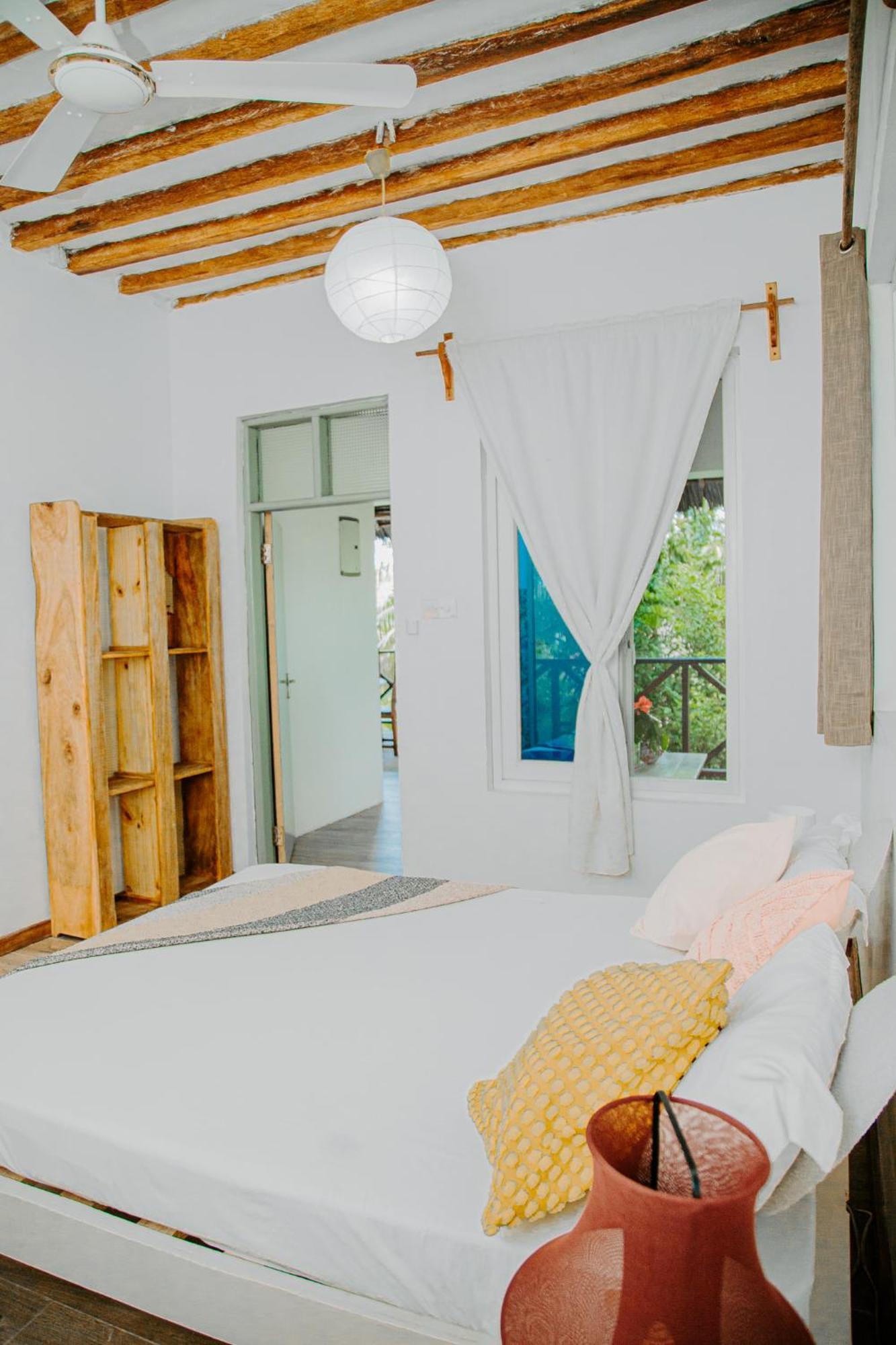 Ocean Boho House Bed & Breakfast จัมเบียนี ภายนอก รูปภาพ