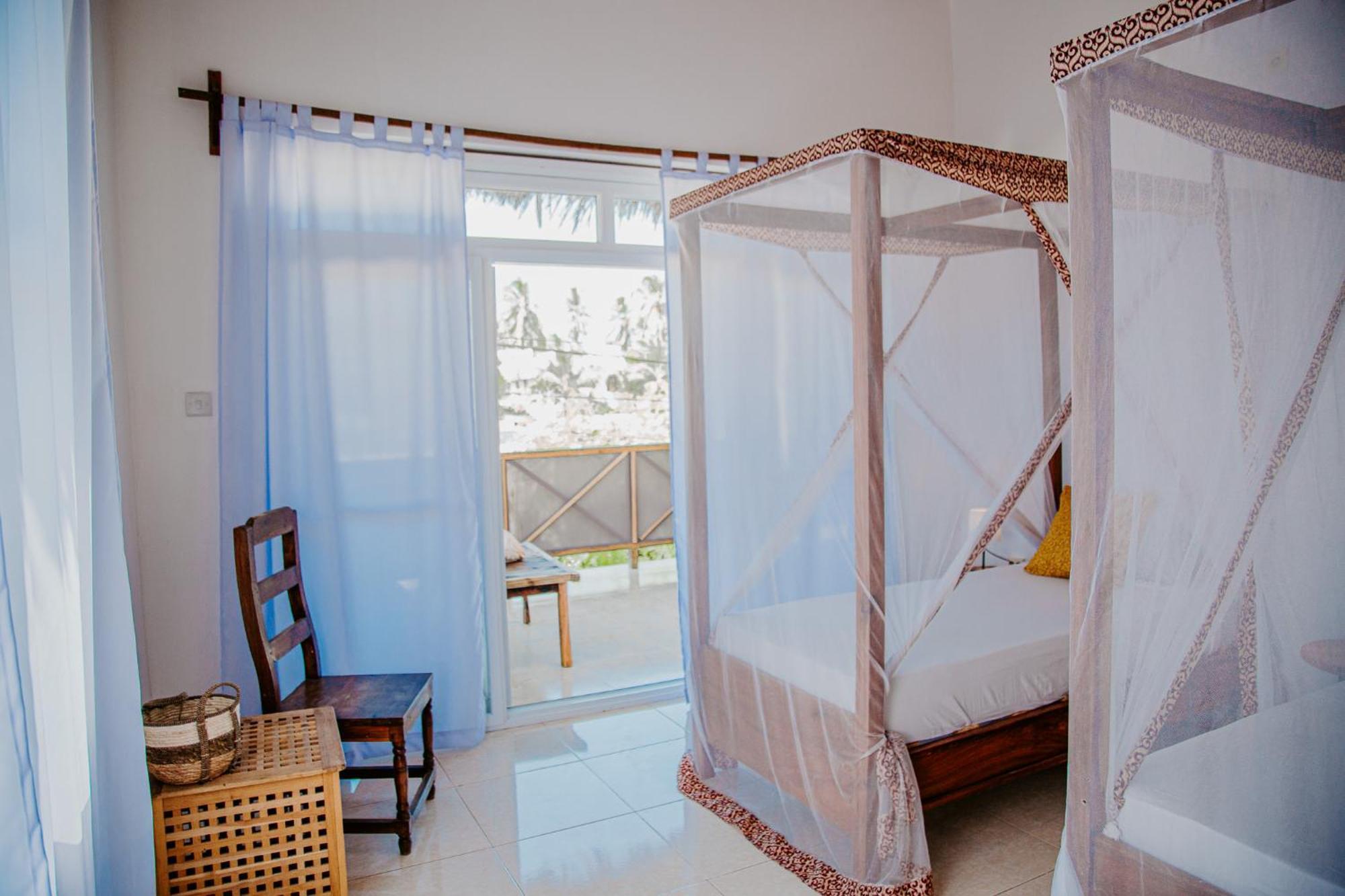 Ocean Boho House Bed & Breakfast จัมเบียนี ภายนอก รูปภาพ
