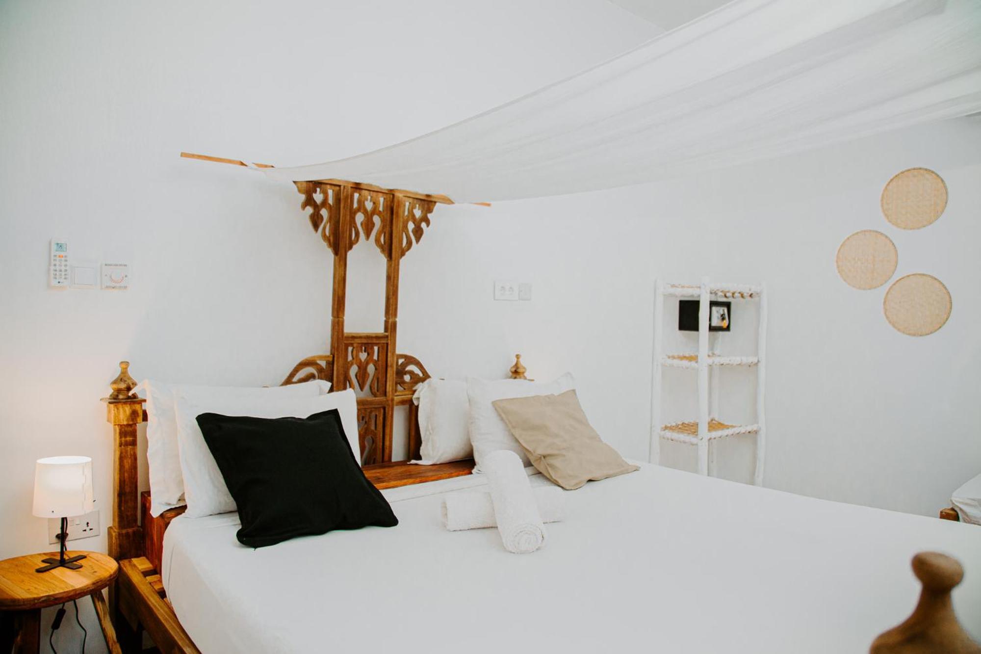 Ocean Boho House Bed & Breakfast จัมเบียนี ภายนอก รูปภาพ