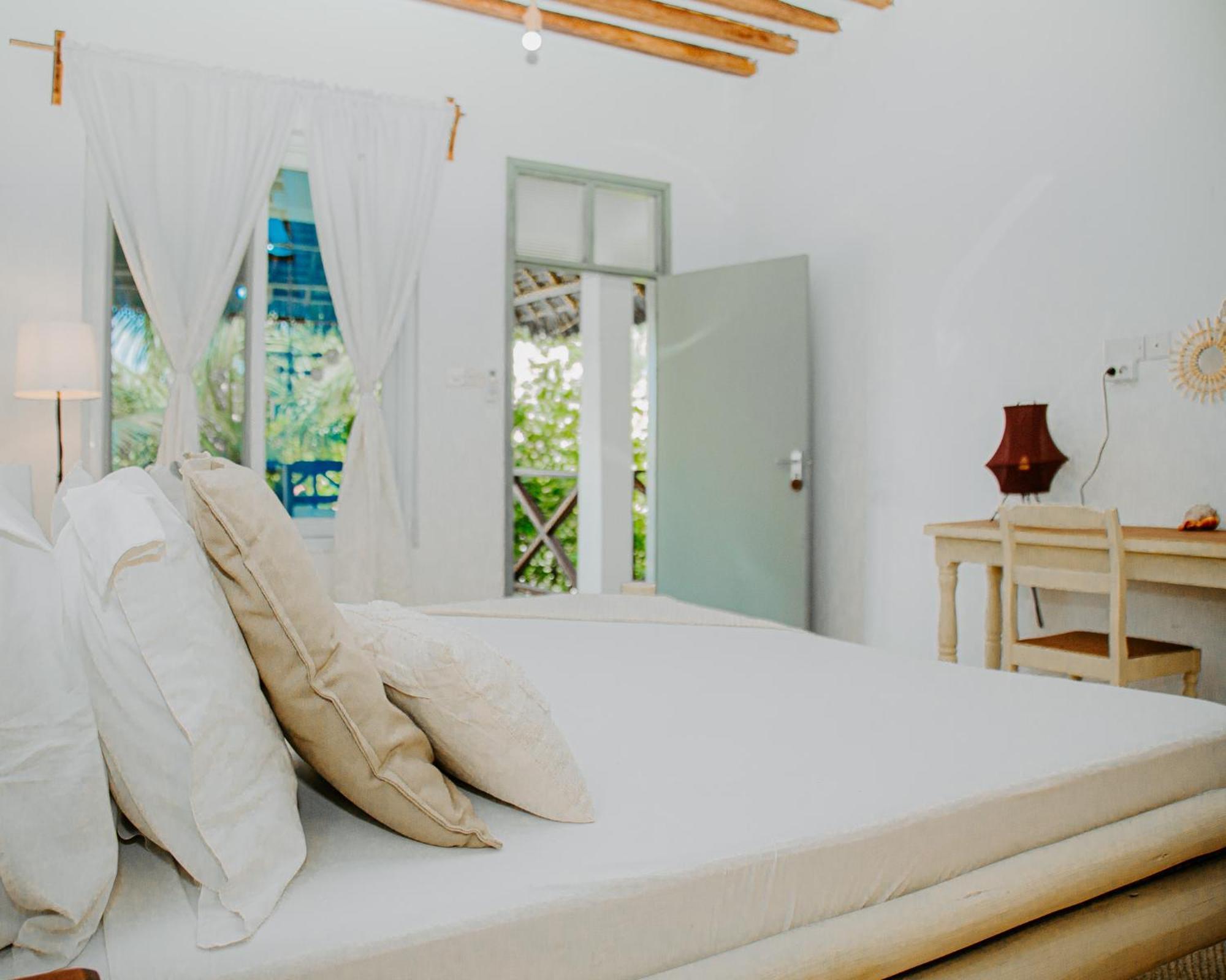 Ocean Boho House Bed & Breakfast จัมเบียนี ภายนอก รูปภาพ