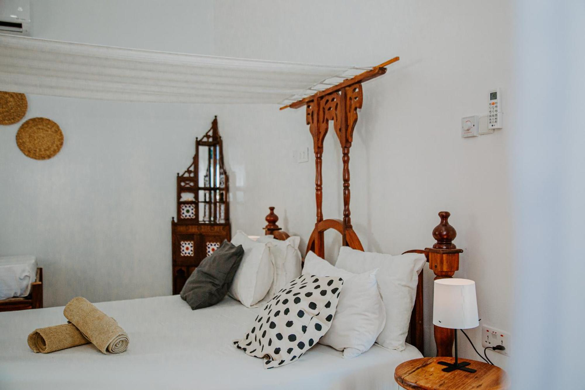 Ocean Boho House Bed & Breakfast จัมเบียนี ภายนอก รูปภาพ