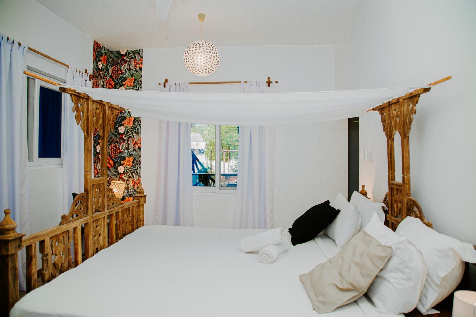 Ocean Boho House Bed & Breakfast จัมเบียนี ภายนอก รูปภาพ