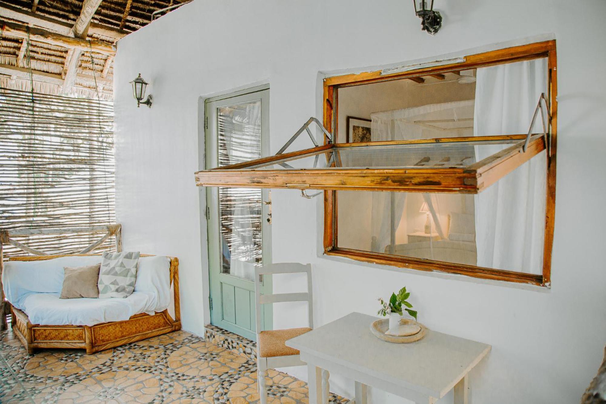 Ocean Boho House Bed & Breakfast จัมเบียนี ภายนอก รูปภาพ