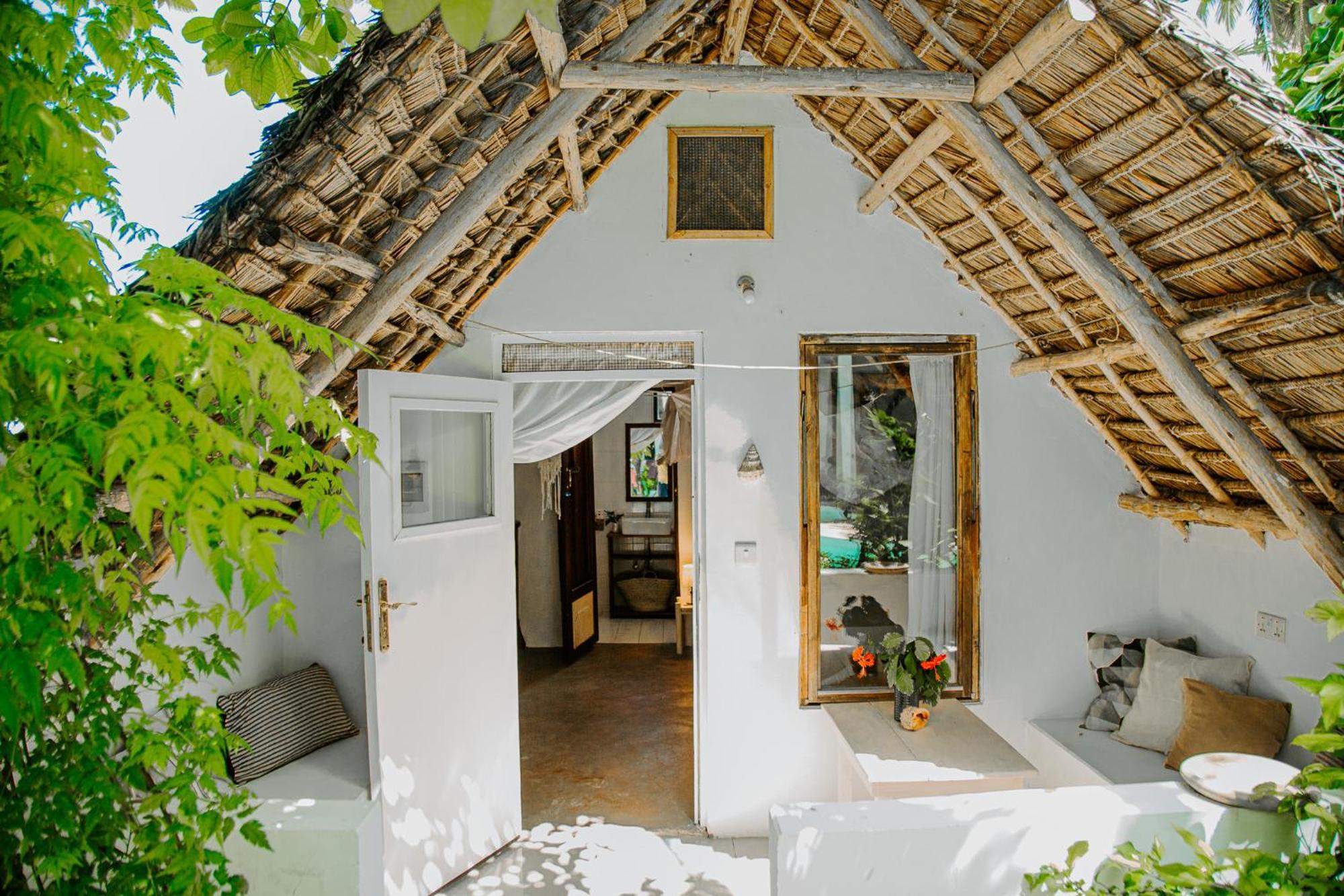 Ocean Boho House Bed & Breakfast จัมเบียนี ภายนอก รูปภาพ
