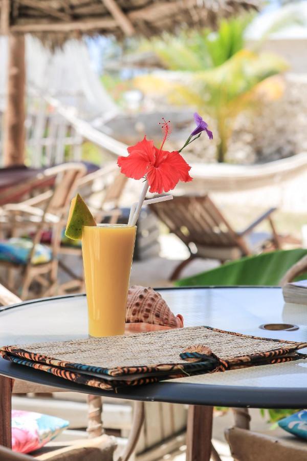 Ocean Boho House Bed & Breakfast จัมเบียนี ภายนอก รูปภาพ